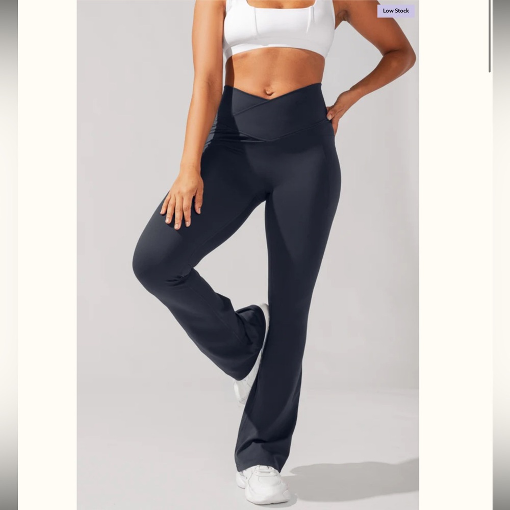 Crisscross Hourglass® Flared Leggings with Pockets - Smoky Navy